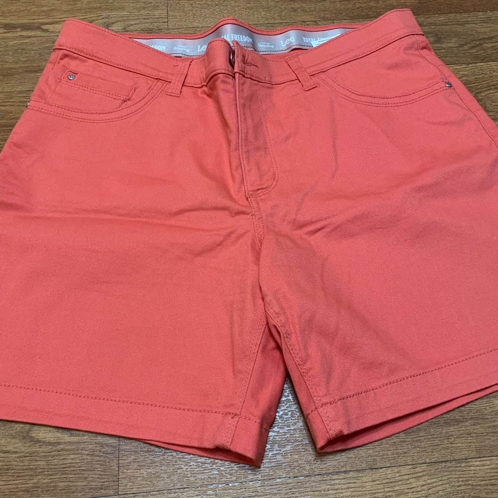 Women’s Lee Flat Front Total Freedom Shorts Size 14 Petite